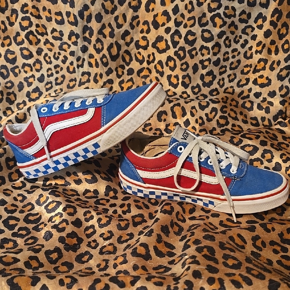 Vans Red and Blue Sneakers with Classic Design - Picture 2 of 11